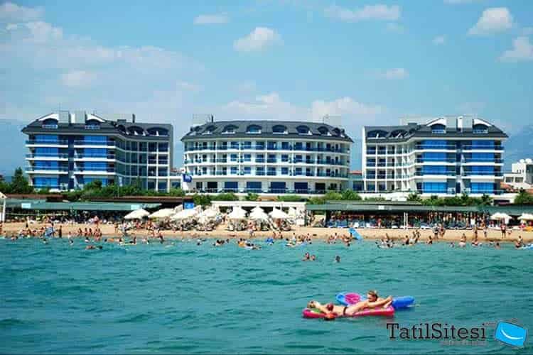 Commodore Elite Suites Spa